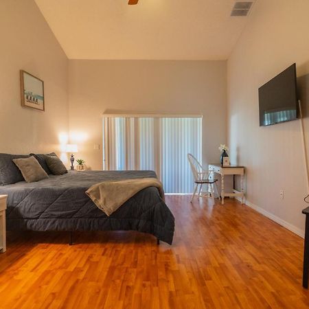 Spacious 4-Bedroom 2-Bath Abode Уинтер-Хейвен Экстерьер фото